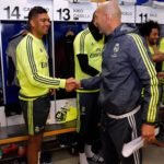 zinedine-zidane-primer-encuentro-con-la-plantilla-real-madrid-realmadridcom-19