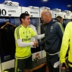 zinedine-zidane-primer-encuentro-con-la-plantilla-real-madrid-realmadridcom-20-696×631