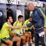 zinedine-zidane-primer-encuentro-con-la-plantilla-real-madrid-realmadridcom-4-600×547