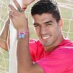 Luis Suárez – FC Barcelona – Día Mundial Contra el Cáncerde Mama- sport.es