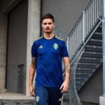 Camiseta alternativa – Selección de Suecia 1- Twitter (@adidasfootball)
