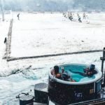 tres aficionadas del Hobro IK de Dinamarca disfrutaron de un jacuzzi mientras caia una intensa nevada – sicom