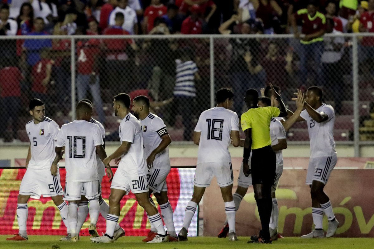 Salomón Rondón – Panamá vs Venezuela – Twitter (@Lavinotintocom)