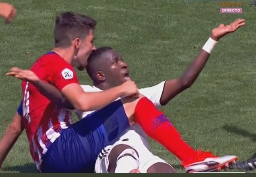 Vinicius Jr mordisco 2-9-18 Twitter Paul_Tenorio