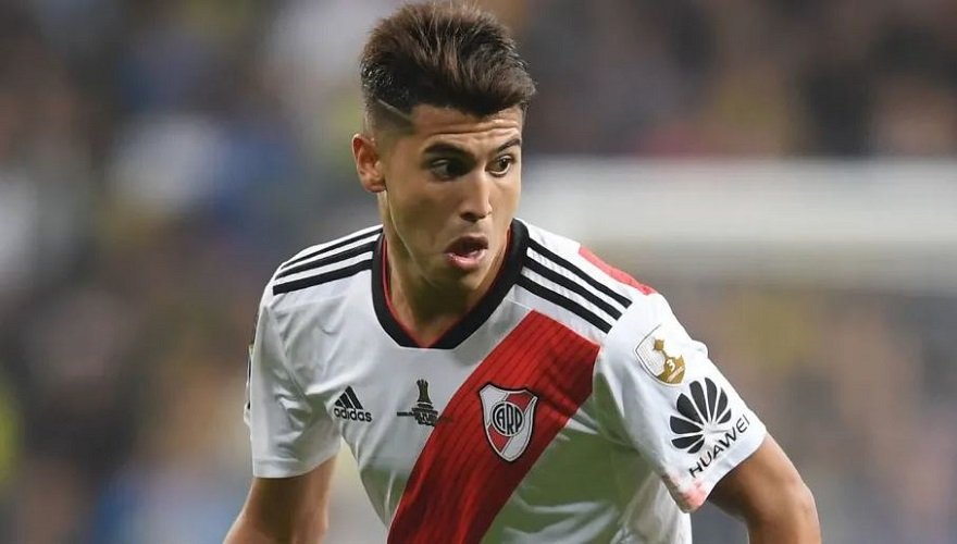 Exequiel Palacios podría permanecer en River Plate hasta junio
