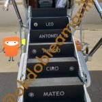 escaleras avion – messi – dobleamarilla.com.ar