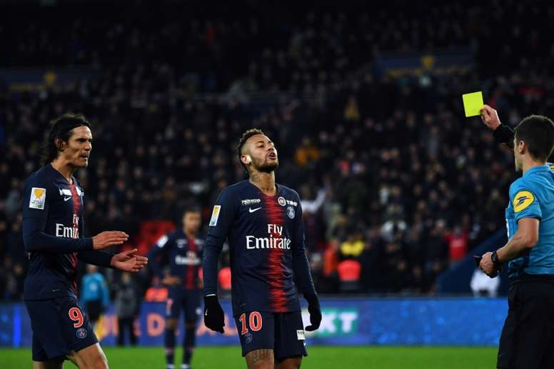 Cavani podría sumarse a la baja de Neymar para la Champions League