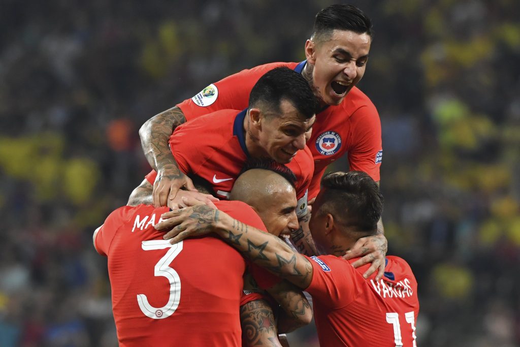 Chile sufrió con Colombia pero logró su pase a la semifinal (VIDEO)