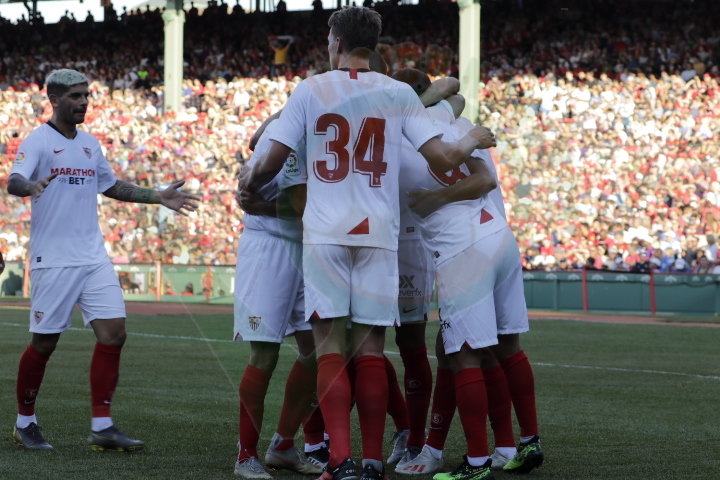 Liverpool FC y el Sevilla FC igualaron en Boston (FOTOS+VIDEO)