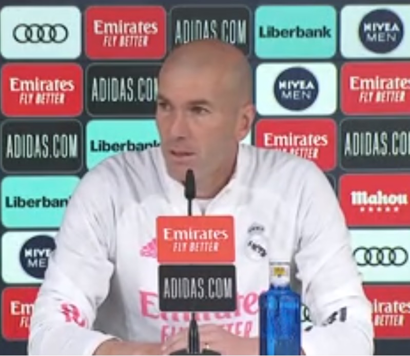 Zinedine Zidane mostró su enfado al ser consultado por el futuro de Sergio Ramos (VIDEO)