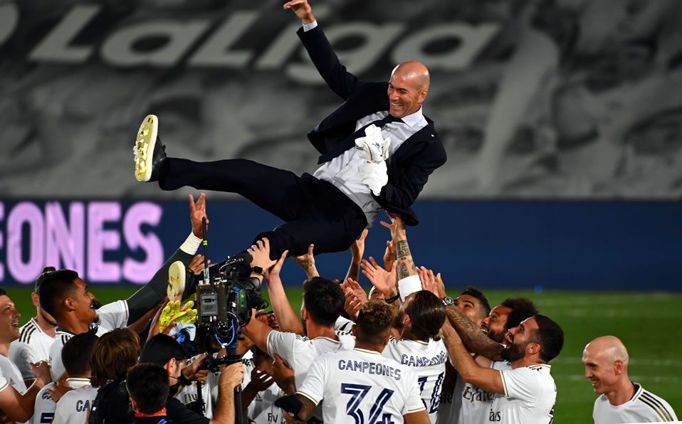 Los jugadores del Real Madrid se despidieron de Zidane
