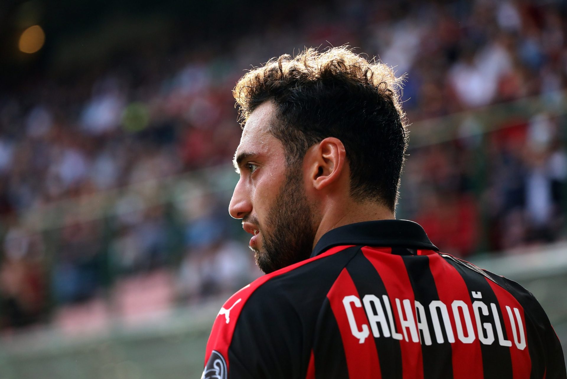 Çalhanoglu ‘traiciona’ al Milan y se va al Inter de Milán