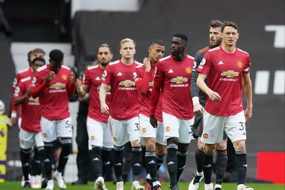 El Manchester United anunció ocho bajas