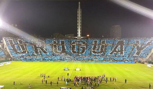 Uruguay no podrá jugar en el Centenario antes de noviembre