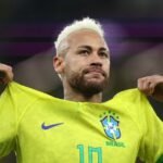 Neymar, el máximo goleador de Brasil junto a Pelé en un día amargo