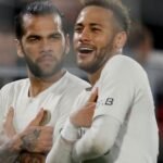 La ayuda de Neymar a Dani Alves