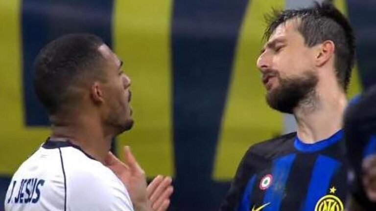 ¡INDIGNADOS! Napoli no seguirá participando en la campaña contra el racismo