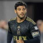 Carlos Vela se queda en la MLS