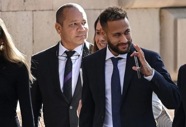 ¡SE DESMARCA! El padre de Neymar dice que esta vez no ayudará a Dani Alves 