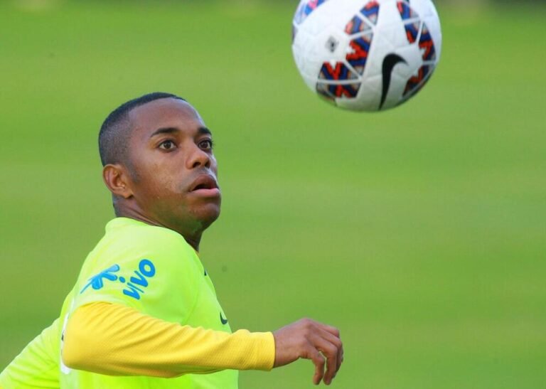 Robinho cumplirá su condena por violación