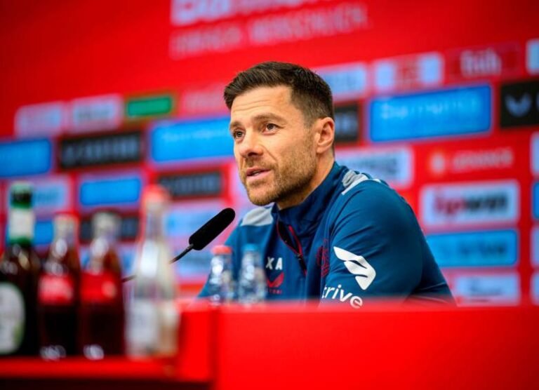 ¡SE QUEDA! Xabi Alonso seguirá en el Bayer Leverkusen (VIDEO)