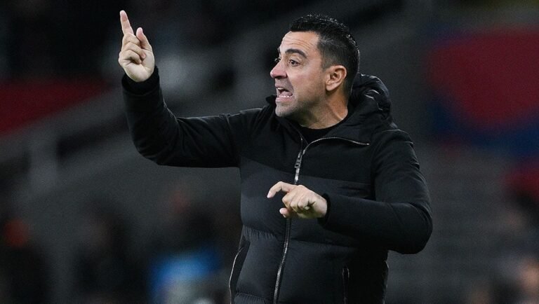 Xavi Hernández considera al PSG favorito para la eliminatoria de Champions League