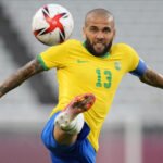 Dani Alves quiere volver al futbol