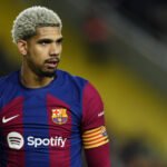 El futuro de Ronald Araujo estaría entre la Premier League y la Bundesliga