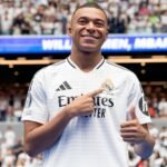 Los guiños de Mbappé a Cristiano Ronaldo durante su presentación con el Real Madrid (VIDEO)