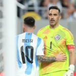 Claudio Bravo anunció su retiro (VIDEO)