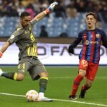 El dardo de Claudio Bravo al Barcelona: “Funciona como un equipo pequeñito”