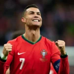 Los 10 futbolistas que más dinero ganaron en el 2024