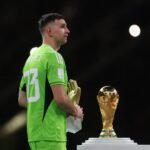 ¡BOMBAZO! La decisión del ‘Dibu’ Martínez si llega a ganar el Mundial 2026 (VIDEO)