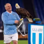 ¡INSÓLITO! El polémico motivo por el que la Lazio despidió al adiestrador del águila Olympia, símbolo del club
