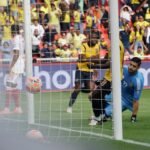 Ecuador se impuso a la Vinotinto con doblete de Valencia