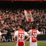 Limpieza en el Ajax: Siete jugadores fueron despedidos vía WhatsApp