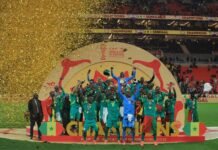 Escándalo, orgullo y fútbol: Senegal se corona campeón de la Copa África tras una final de locura (VIDEO)