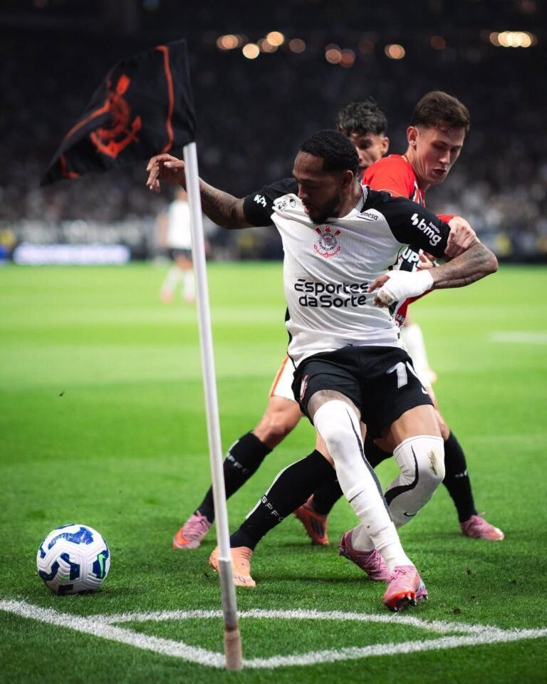José Martínez prepara su defensa legal ante una posible rescisión del Corinthians