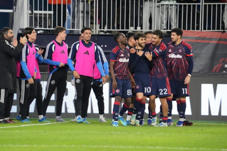 Drama en el descuento: New England Revolution se queda con tres puntos clave (VIDEO)