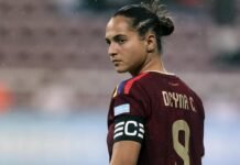 Deyna Castellanos lanza un dardo al fútbol venezolano