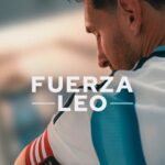 Brazaletes negros y minuto de silencio en Argentina por la muerte de Jorge Messi