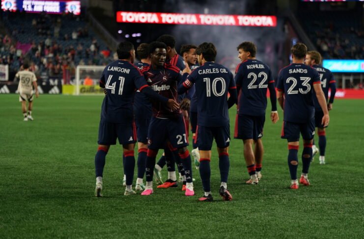 New England Revolution sufre, pero gana y asegura ventaja de localía en los Playoffs (VIDEO)
